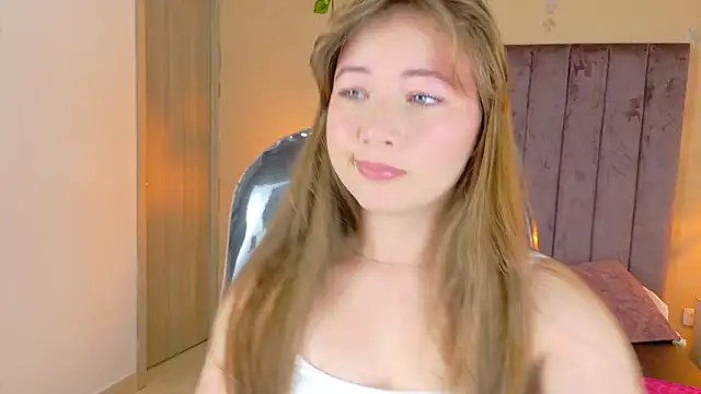 Dahlia Rousse online show from February 21, 1:56 pm