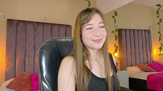 Dahlia Rousse online show from April 1, 6:58 am