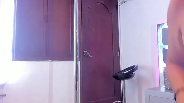 LucineArias online show from February 6, 12:00 am