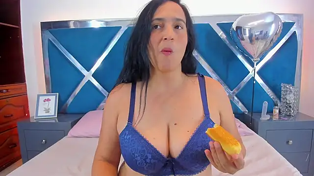 LucineArias online show from March 6, 8:16 pm