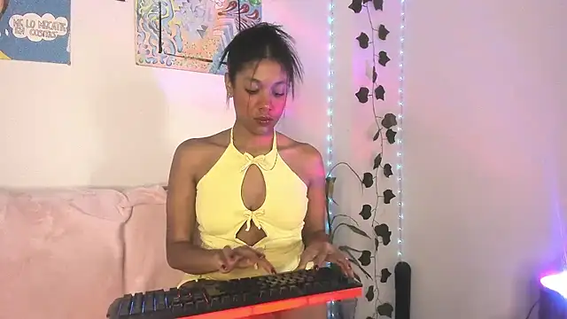 Snapshot of ElectraaJoness chatting on May 14, 1:51 pm ElectraaJoness online show from May 14, 1:51 pm