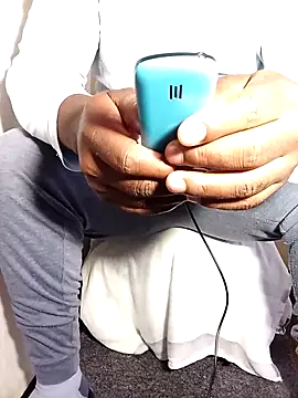 Snapshot of Dube501 chatting on November 24, 7:19 am Dube501 online show from November 24, 7:19 am