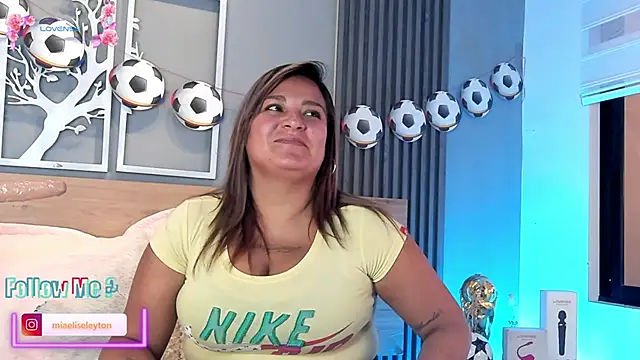 Elise-Leyton online show from June 19, 6:12 pm