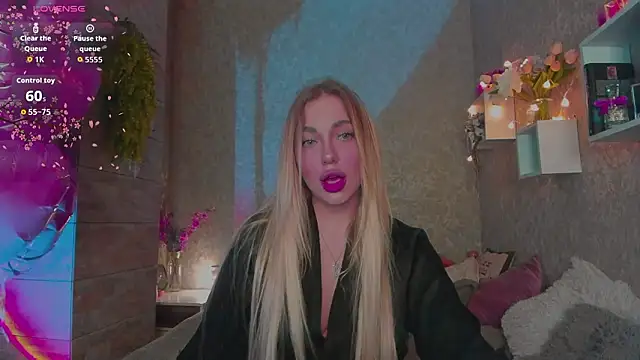 Mika Rayy online show from February 27, 8:31 pm