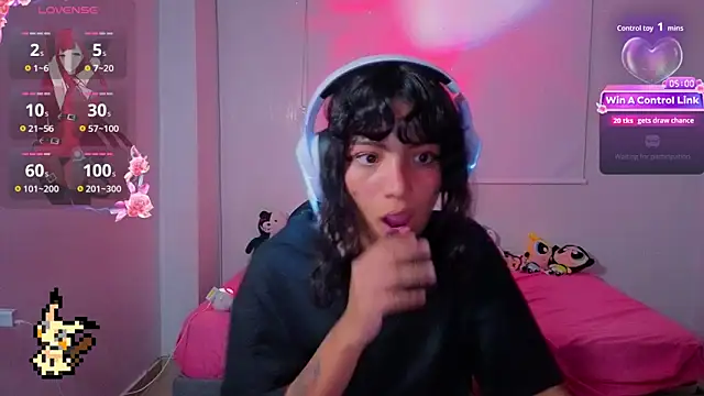 Lovelyamyy online show from February 19, 11:23 pm