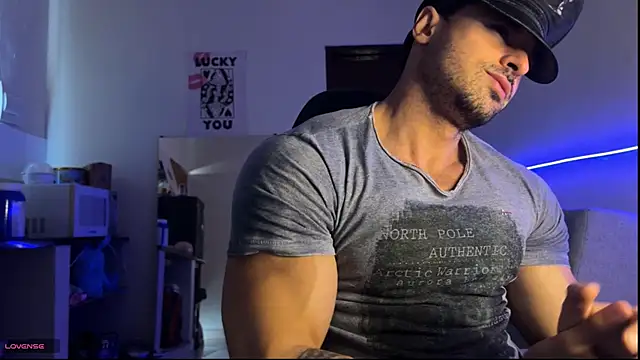 Snapshot of Lucasfit24 chatting on June 4, 2:45 pm Lucasfit24 online show from June 4, 2:45 pm
