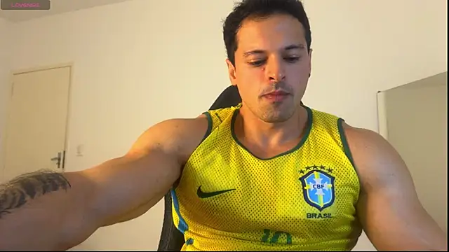 Snapshot of Lucasfit24 chatting on June 11, 2:53 am Lucasfit24 online show from June 11, 2:53 am