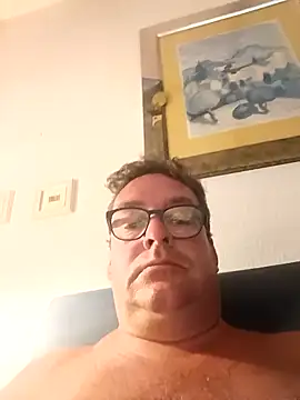 Snapshot of MountJohnXL chatting on February 2, 12:09 am MountJohnXL online show from February 2, 12:09 am