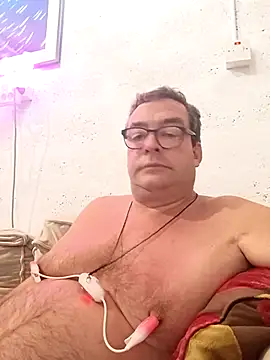 Snapshot of MountJohnXL chatting on September 15, 10:43 pm MountJohnXL online show from September 15, 10:43 pm