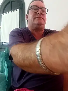 Snapshot of MountJohnXL chatting on February 6, 1:54 am MountJohnXL online show from February 6, 1:54 am