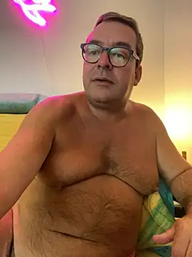 Snapshot of MountJohnXL chatting on February 16, 1:13 am MountJohnXL online show from February 16, 1:13 am