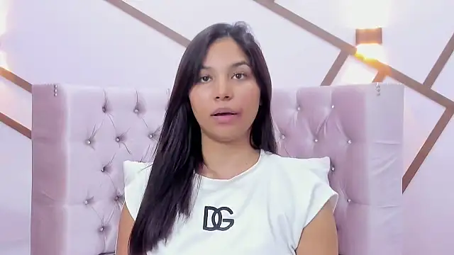 CharlotteGraay online show from February 4, 10:24 pm