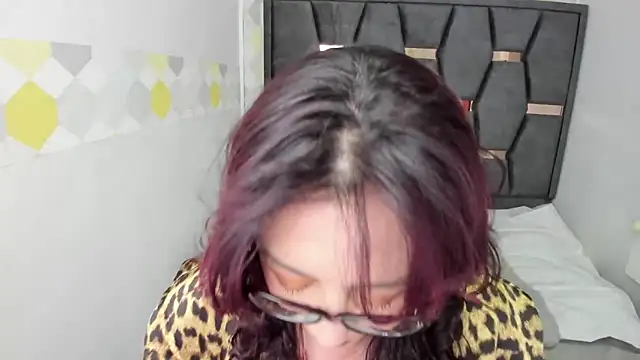 Victoria Adamns online show from September 27, 11:59 am