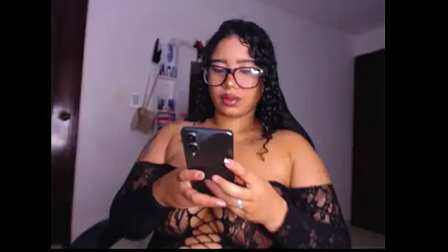 leslycarsson online show from November 16, 1:00 am