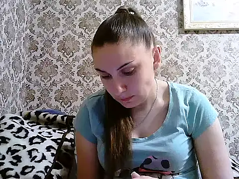 Snapshot of Yuliia30 chatting on May 21, 4:47 pm Yuliia30 online show from May 21, 4:47 pm