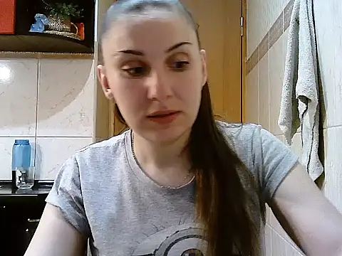 Snapshot of Yuliia30 chatting on June 4, 4:57 pm Yuliia30 online show from June 4, 4:57 pm
