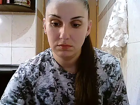 Snapshot of Yuliia30 chatting on June 6, 6:45 pm Yuliia30 online show from June 6, 6:45 pm
