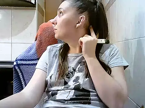 Snapshot of Yuliia30 chatting on July 28, 8:52 pm Yuliia30 online show from July 28, 8:52 pm