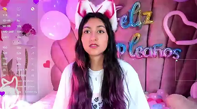 sweetfoxy 17 online show from February 17, 9:30 pm