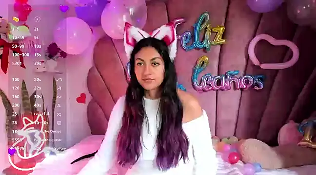 sweetfoxy 17 online show from February 18, 3:54 pm