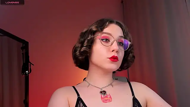 Eva Moss  online show from February 19, 11:57 pm