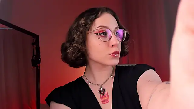 Eva Moss  online show from March 18, 6:57 am