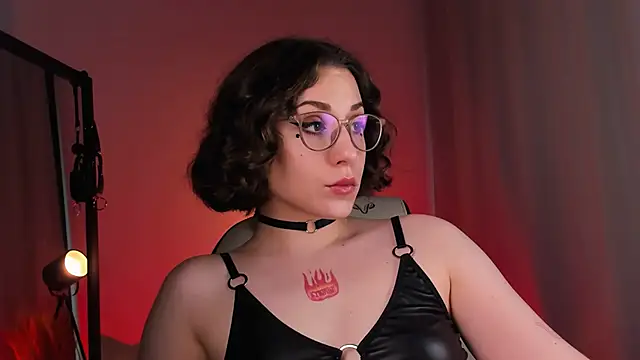 Eva Moss  online show from March 20, 10:21 am