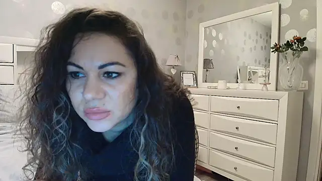 VixenVibesX online show from March 13, 5:50 pm