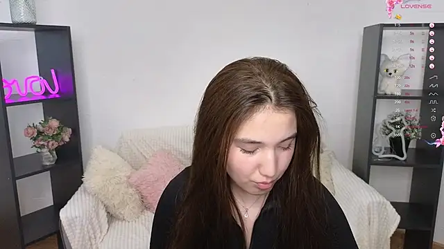 Snapshot of anna_elfi chatting on February 8, 9:03 am anna elfi online show from February 8, 9:03 am