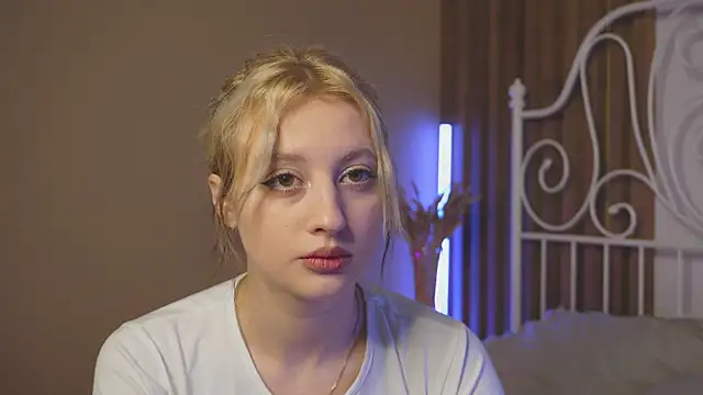 Snapshot of milasmiu chatting on January 24, 3:34 pm milasmiu online show from January 24, 3:34 pm