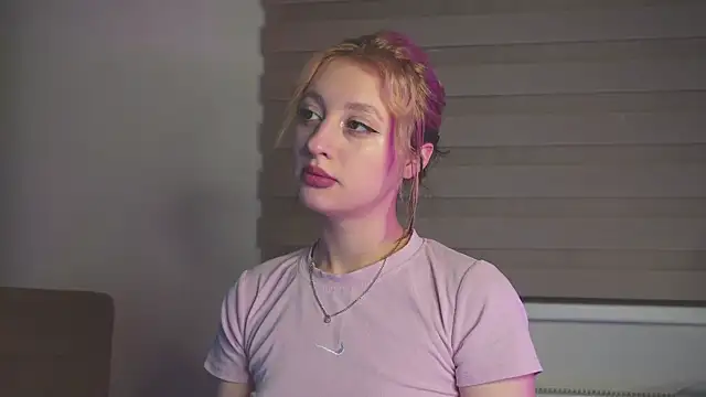 Snapshot of milasmiu chatting on January 29, 3:04 pm milasmiu online show from January 29, 3:04 pm