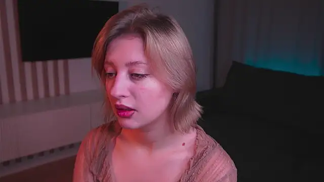 Snapshot of milasmiu chatting on November 26, 4:13 am milasmiu online show from November 26, 4:13 am