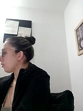 CHARLOTTE 1711 online show from March 21, 3:22 am