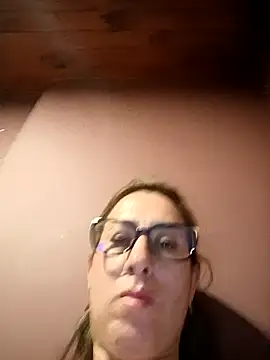 Snapshot of CHARLOTTE_1711 chatting on February 25, 3:27 am CHARLOTTE 1711 online show from February 25, 3:27 am