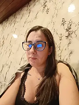 Snapshot of CHARLOTTE_1711 chatting on July 6, 3:03 am CHARLOTTE 1711 online show from July 6, 3:03 am