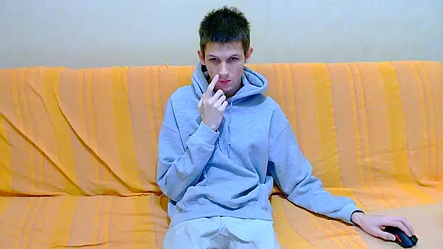 Lester Broo online show from February 12, 7:25 am