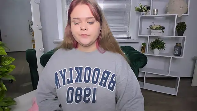 Erica  Alta online show from October 12, 5:28 am