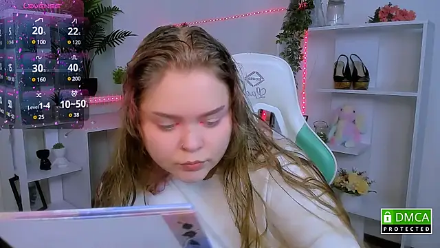 Erica  Alta online show from November 28, 7:11 am