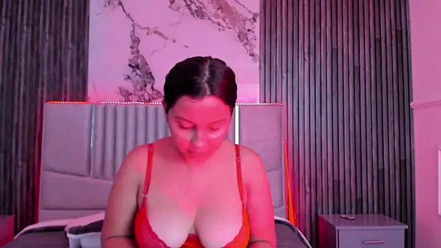 Thaliiajones online show from January 19, 2:59 pm