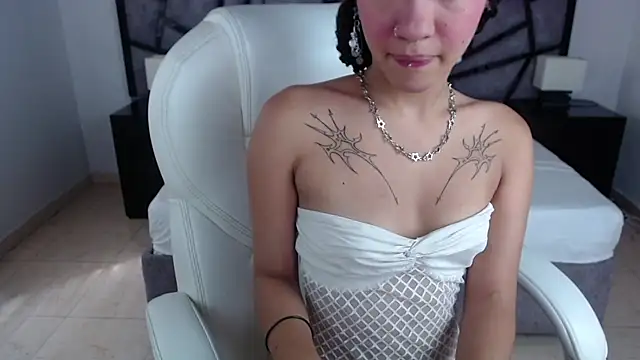 ilitzy cardona online show from February 17, 6:48 pm