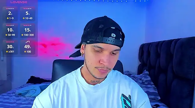 austinoficial online show from January 31, 11:35 pm