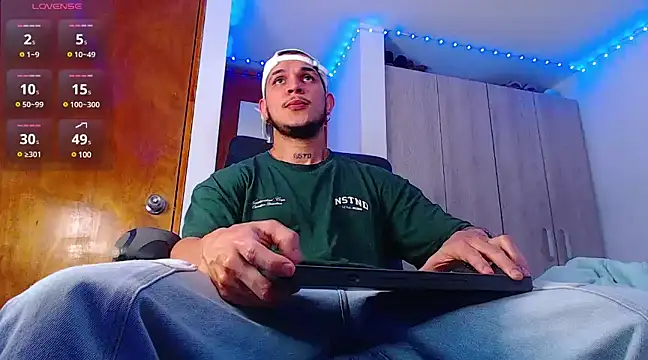 austinoficial online show from February 23, 3:24 am