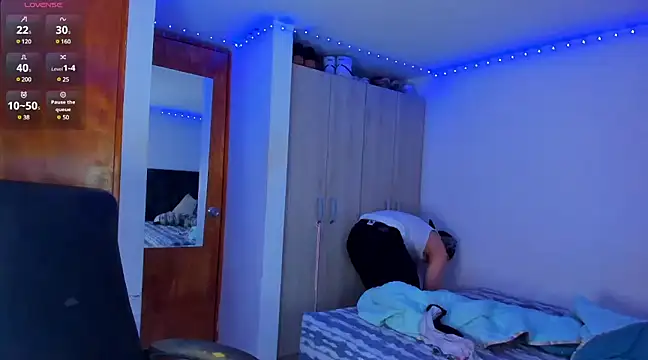 austinoficial online show from March 7, 1:53 am