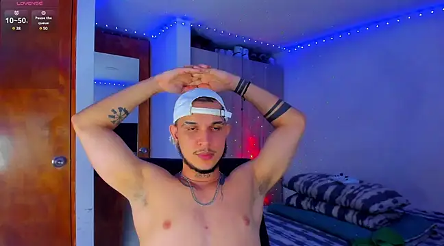 austinoficial online show from March 14, 4:21 am