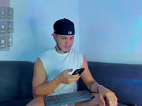 austinoficial online show from October 9, 11:47 pm