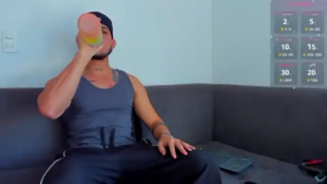 austinoficial online show from October 14, 8:31 pm