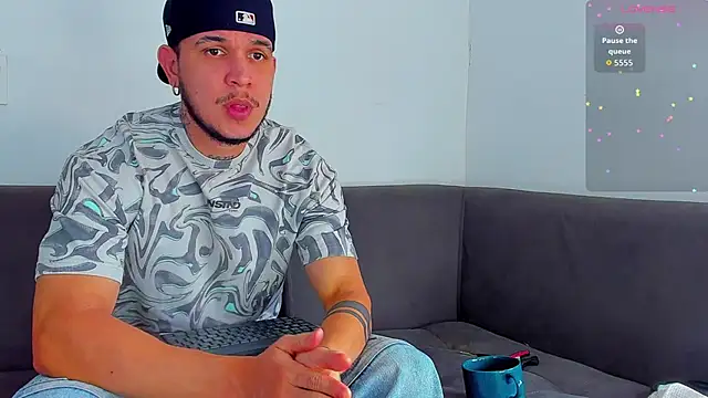 austinoficial online show from October 17, 8:33 pm