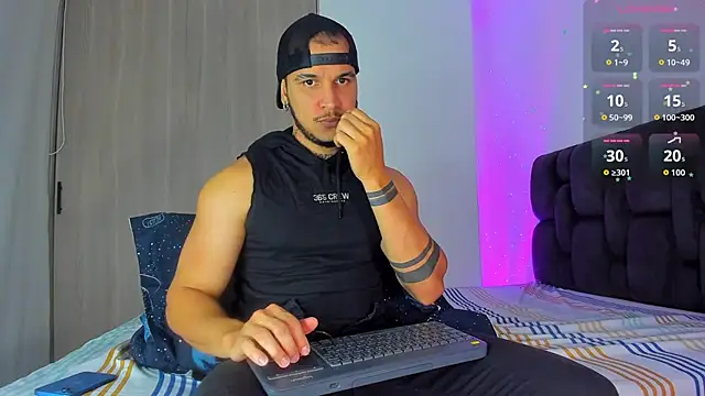 austinoficial online show from January 5, 11:08 pm