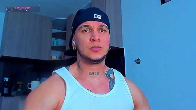 austinoficial online show from May 12, 9:01 pm