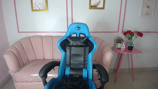 zoe ch  online show from March 11, 9:48 pm